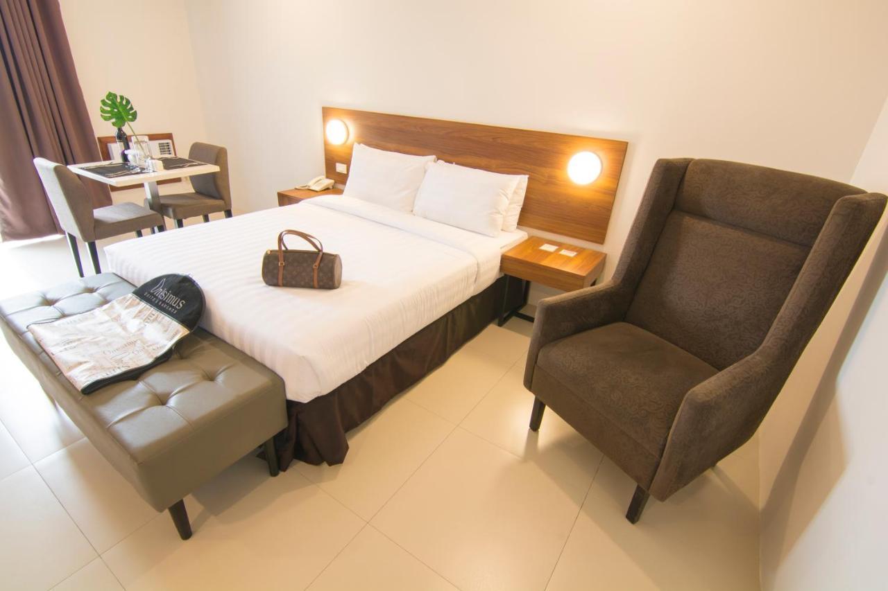 Mango Suites Cauayan Exterior foto