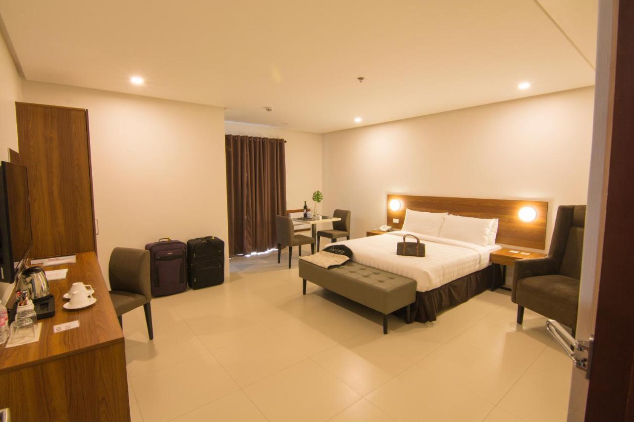 Mango Suites Cauayan Exterior foto